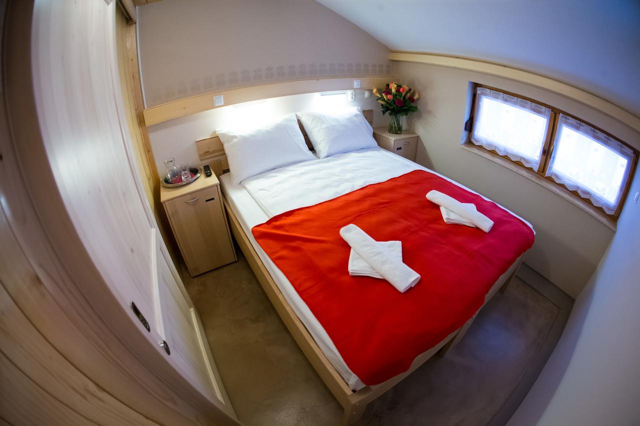 Habitación Doble Pequeña con baño compartido