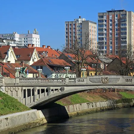 Aura Guesthouse Ljubljana-2